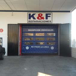 Puerta entrada taller en Cabanillas del Campo